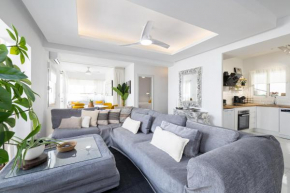 Las Flores Marbella Centro by AORA STAY